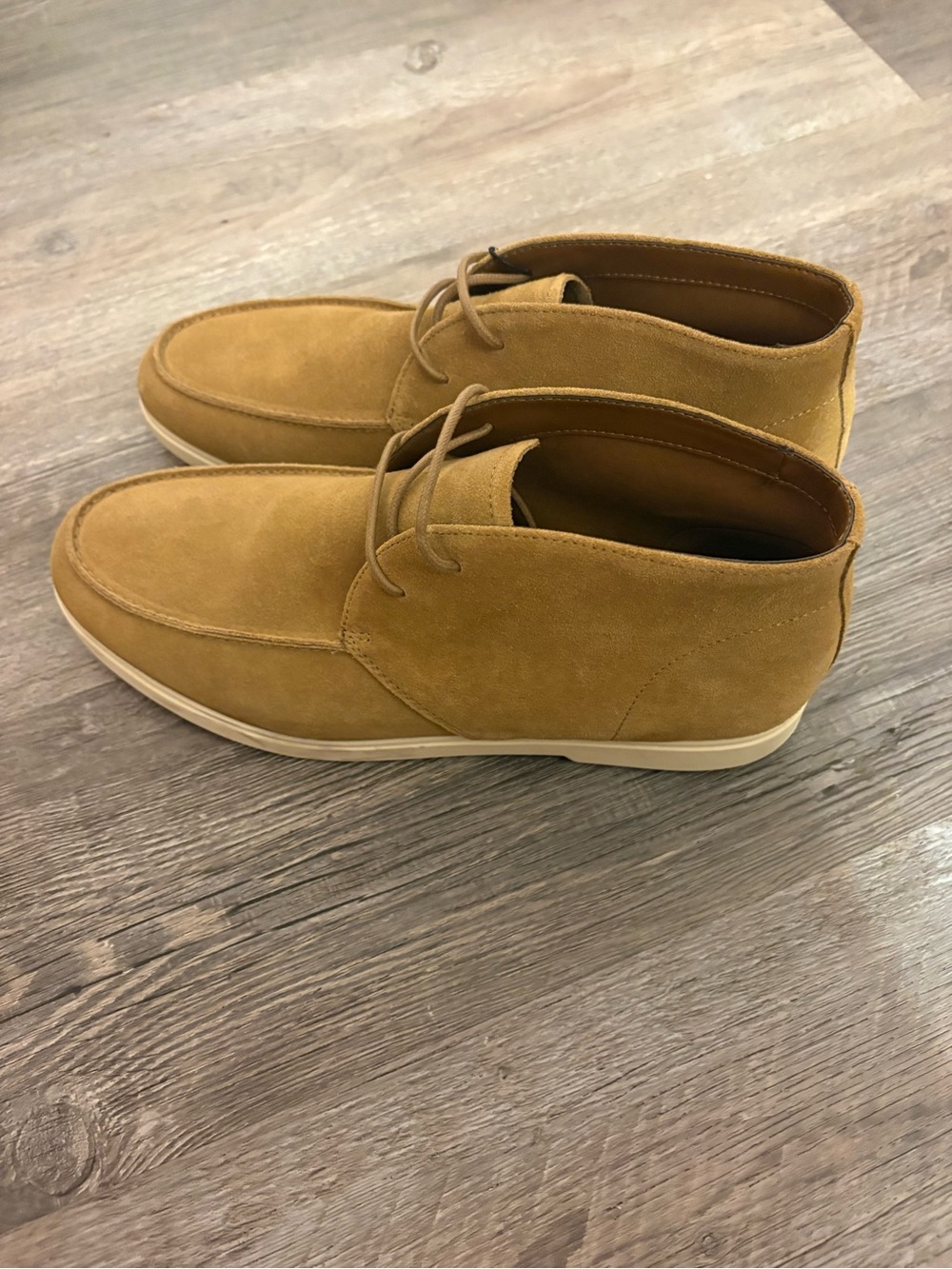 Zara Men's Suede Chukka Boots in Tan